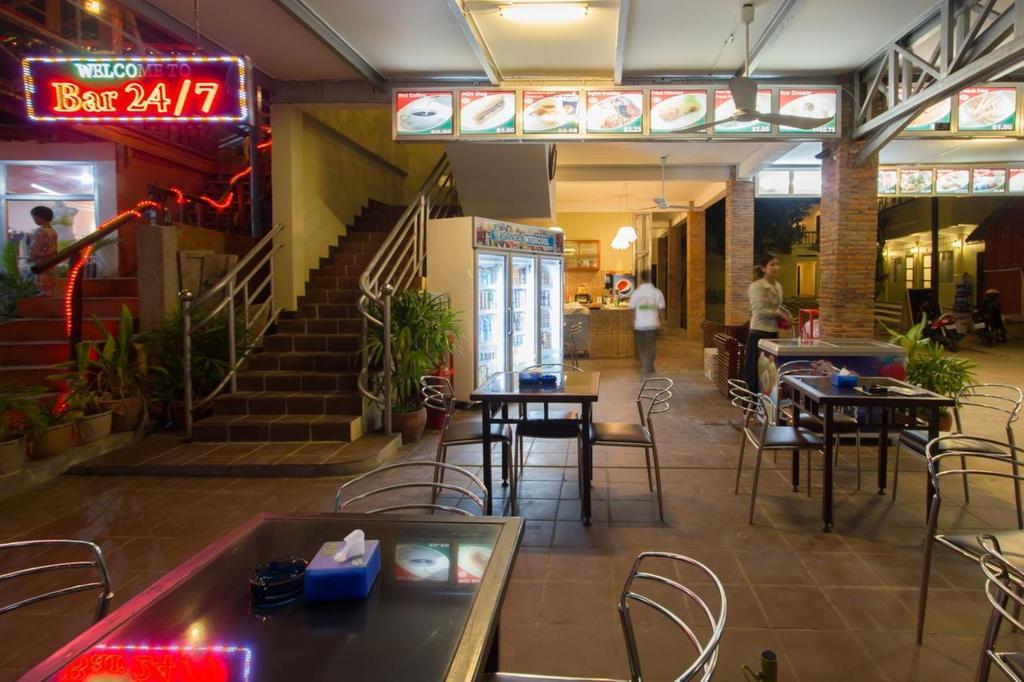 Sakal Guesthouse Restaurant & Bar Sihanoukville Extérieur photo