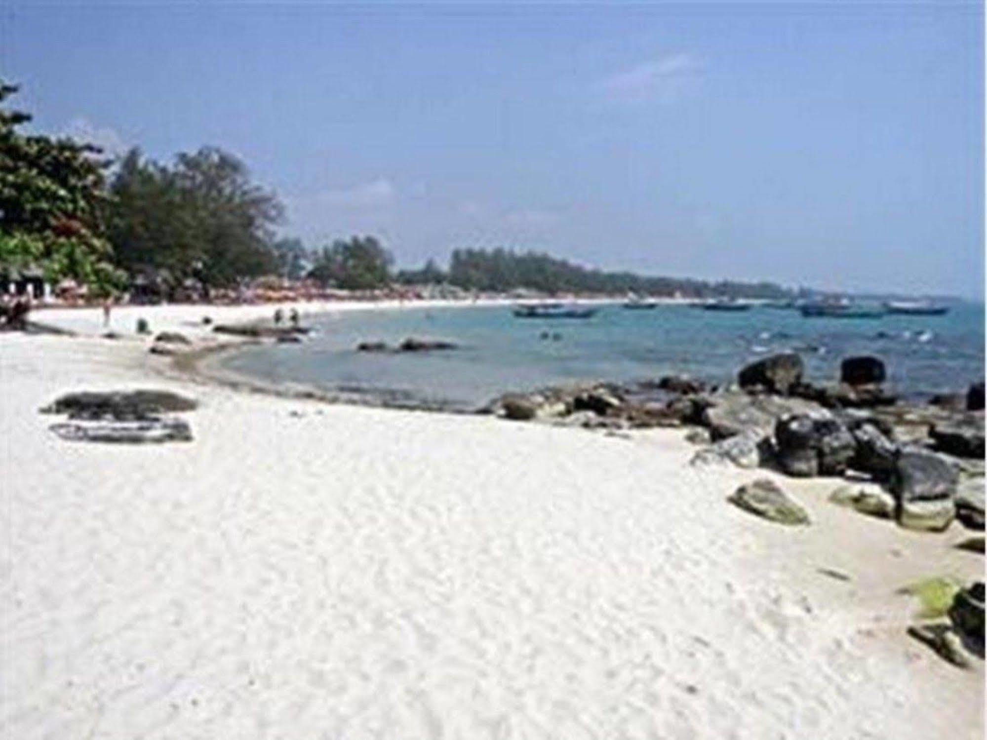Sakal Guesthouse Restaurant & Bar Sihanoukville Extérieur photo
