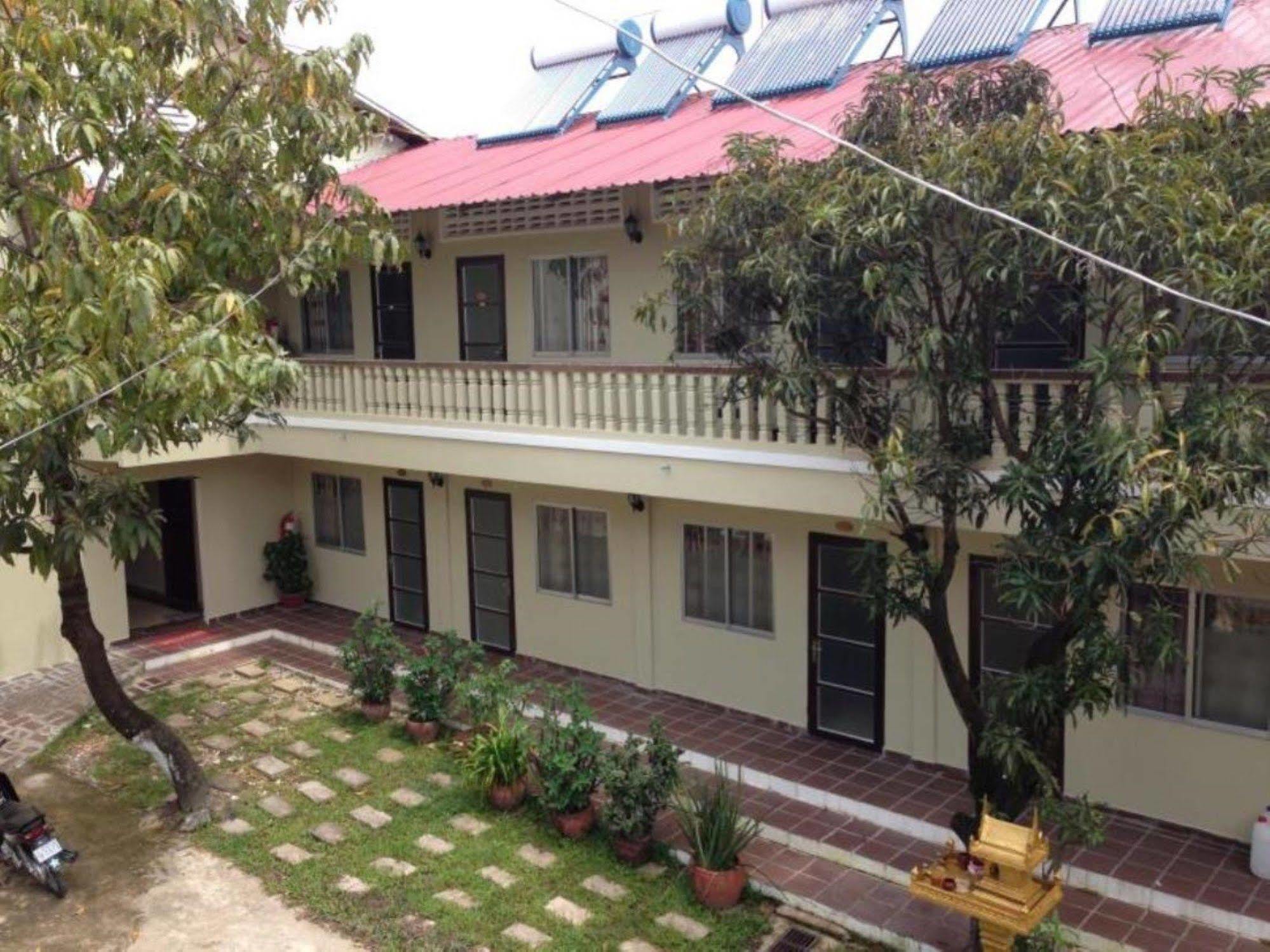 Sakal Guesthouse Restaurant & Bar Sihanoukville Extérieur photo