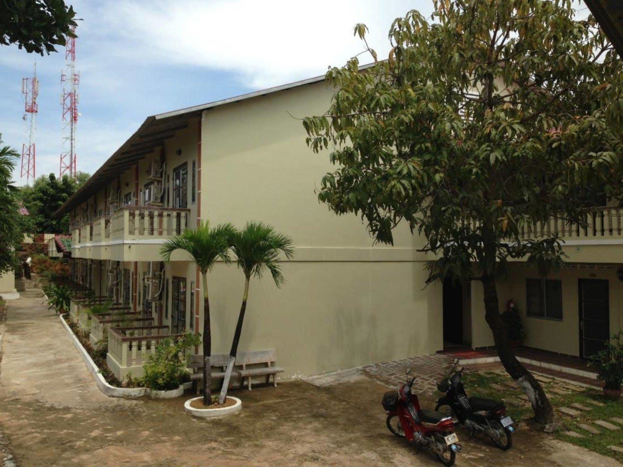 Sakal Guesthouse Restaurant & Bar Sihanoukville Extérieur photo