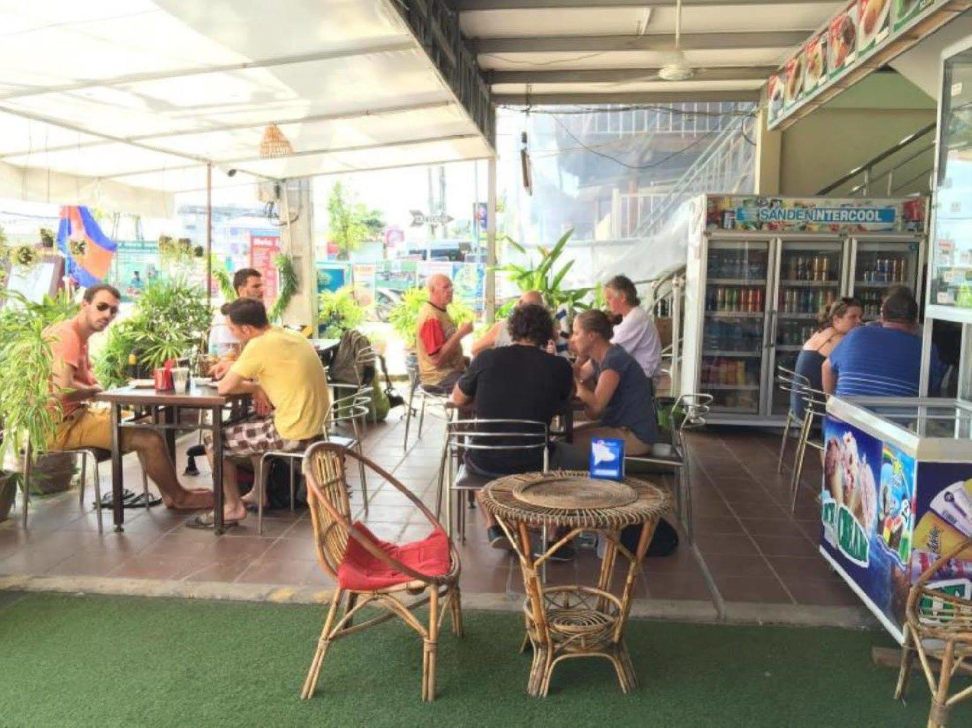 Sakal Guesthouse Restaurant & Bar Sihanoukville Extérieur photo