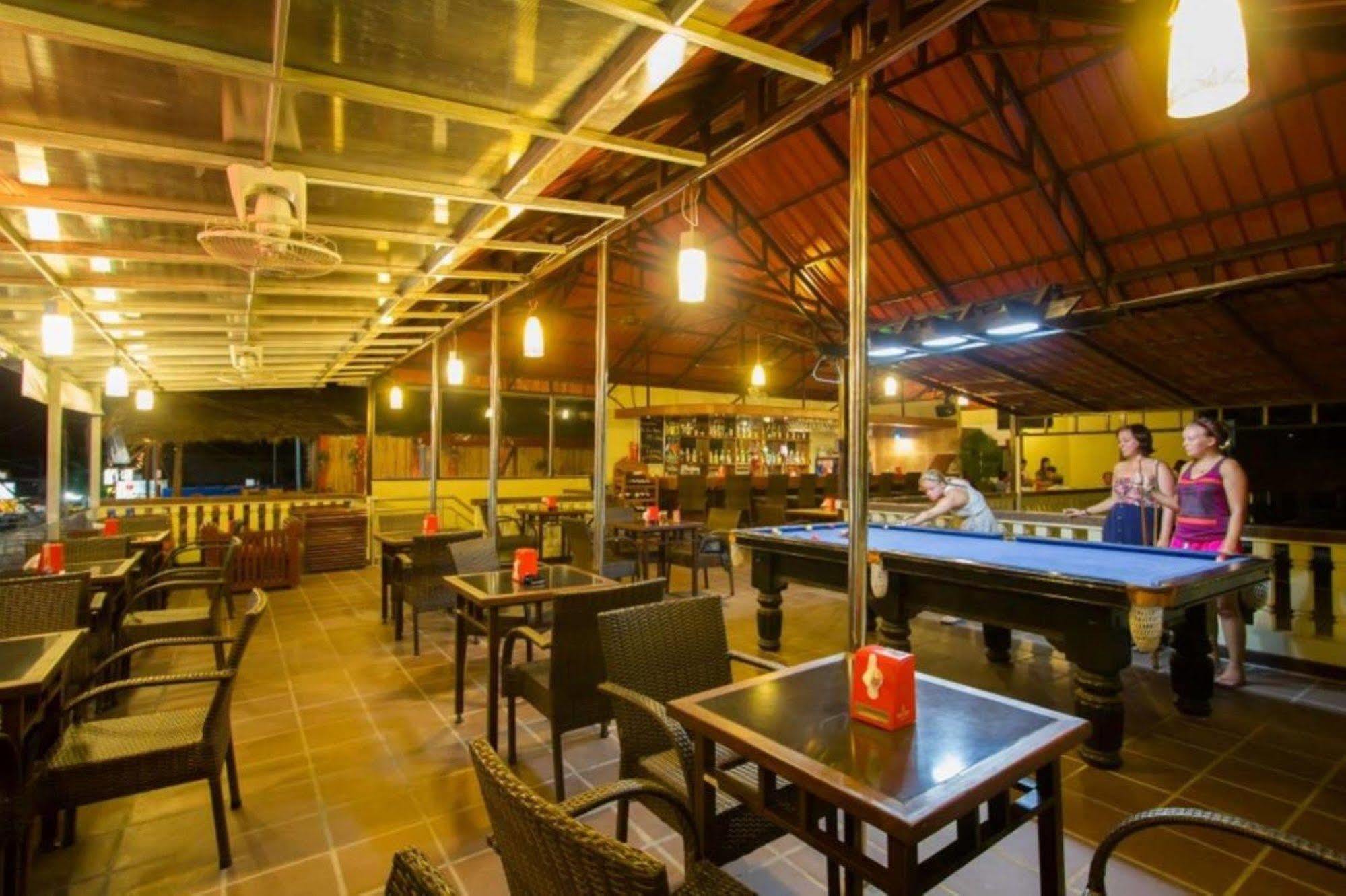 Sakal Guesthouse Restaurant & Bar Sihanoukville Extérieur photo